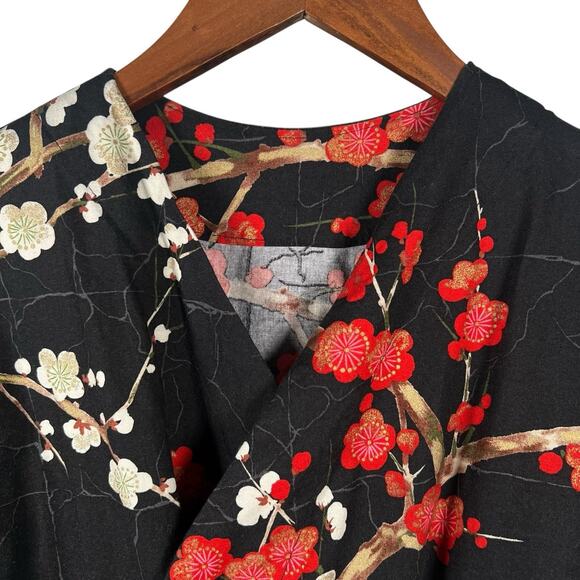 Black Japanese Cherry Blossom Print Short Robe With Belt Size Small/Medium - Picture 5 of 11